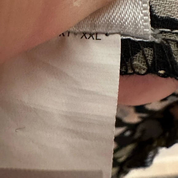 LC Lauren Conrad V-Neck Button-Front Blouse - Picture 10 of 10